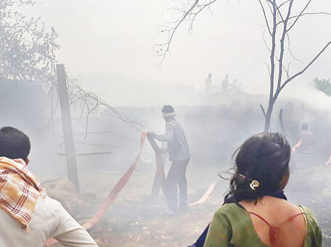 Short circuit fire, six houses to be destroyed