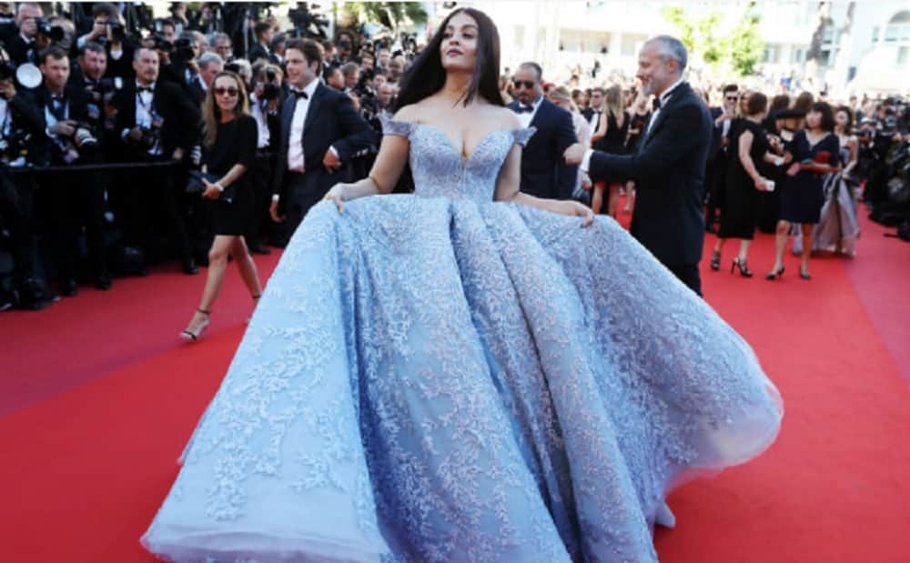 'Indian Cinderella' Aishwarya Rai won everyone's heart with her beauty and style in cannes 2017