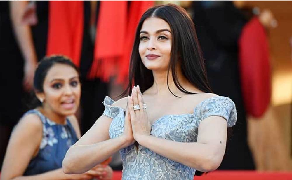 'Indian Cinderella' Aishwarya Rai won everyone's heart with her beauty and style in cannes 2017