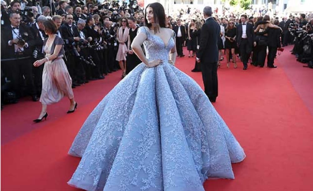 'Indian Cinderella' Aishwarya Rai won everyone's heart with her beauty and style in cannes 2017