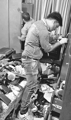 Shuats professor's flat in day-to-day stealing