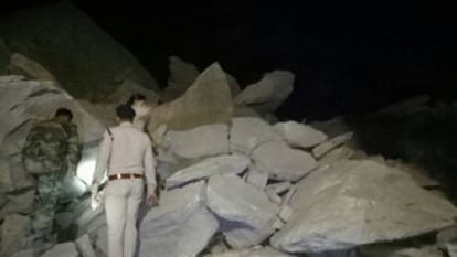 Stone throwing on Badrinath highway till late night