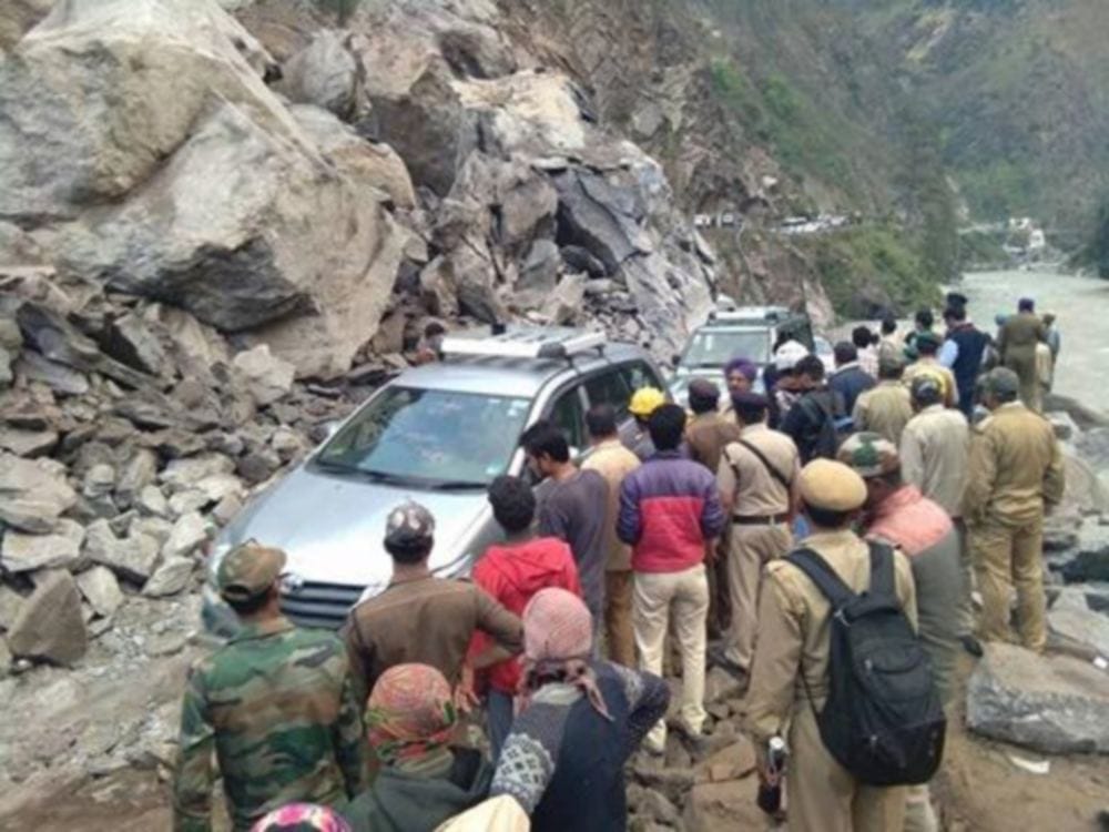 25 km traffic jam on badrinath highway