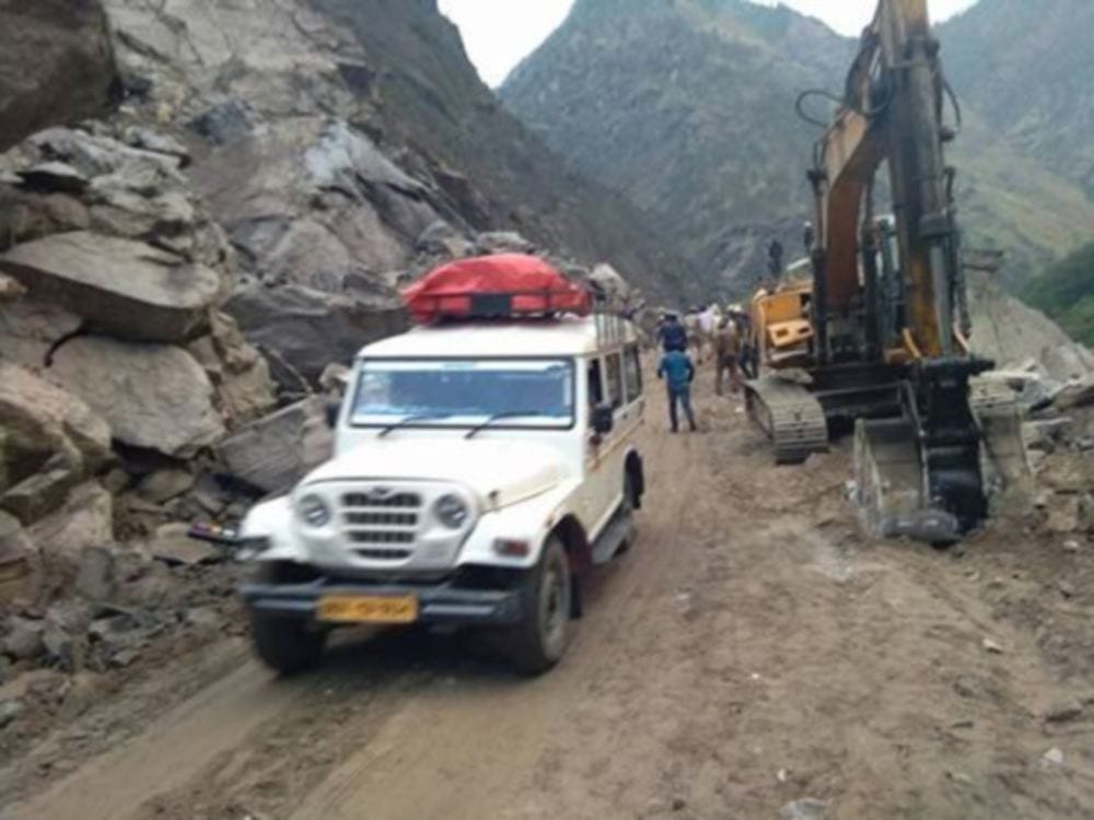 photos of Badrinath Highway Open after 24 hours