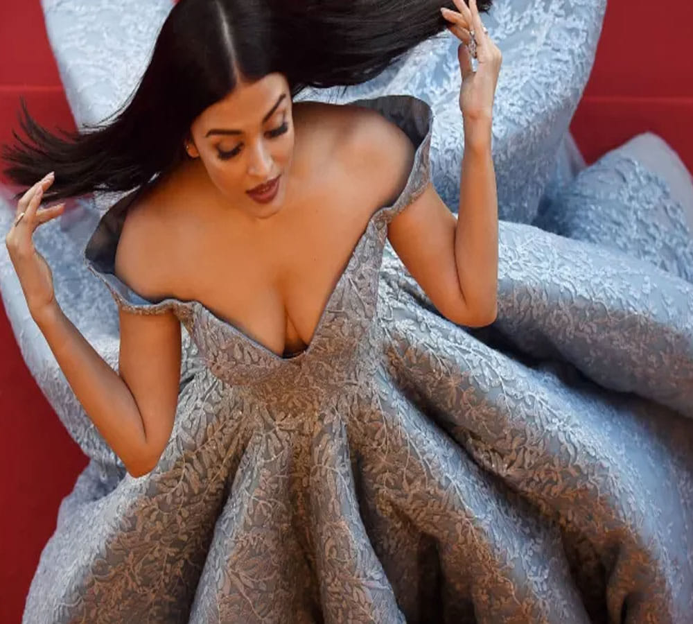 Aishwarya Rai Bachchan Met Pop Star Rihanna & Hollywood Actress Eva Longoria At Cannes 2017