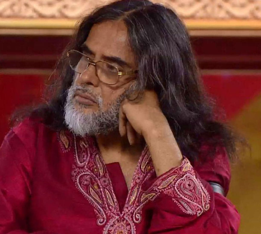 Ex Bigg Boss Contestant Swami Om Got Beaten By Public At An Event In Delhi