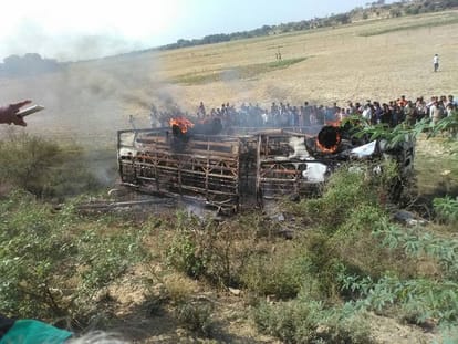 bus accident in banda many casualties 