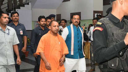 varanasi cantt and bhelupur station become brighter before cm visit