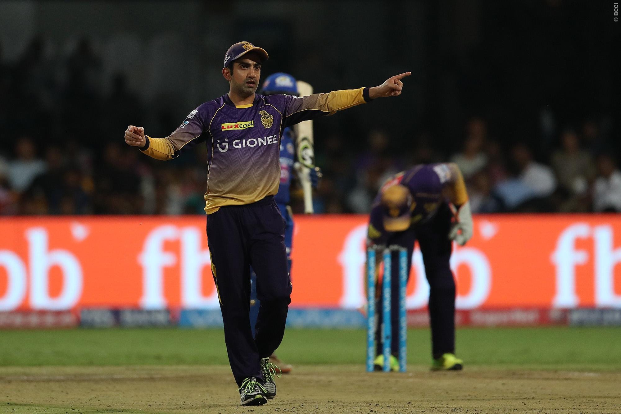 gambhir too bat for dhoni after gavaskar and whatmore 