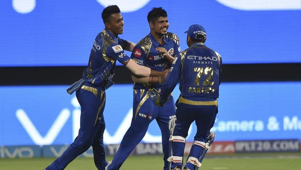 Karn Sharma equals anil kumble's record  of best bowling by Spiner in IPL knock out match