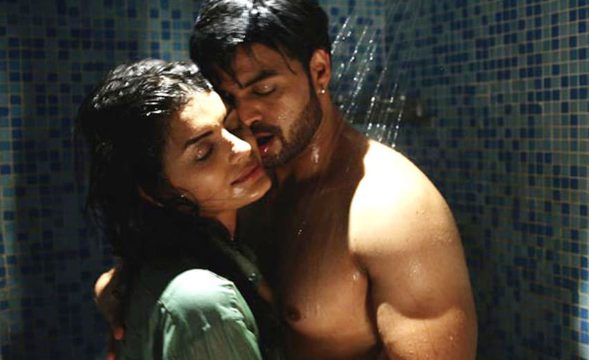 Sonali Raut and Yuvraaj Parashar intimate shower scene from 'Love Life And Screw Ups' web series