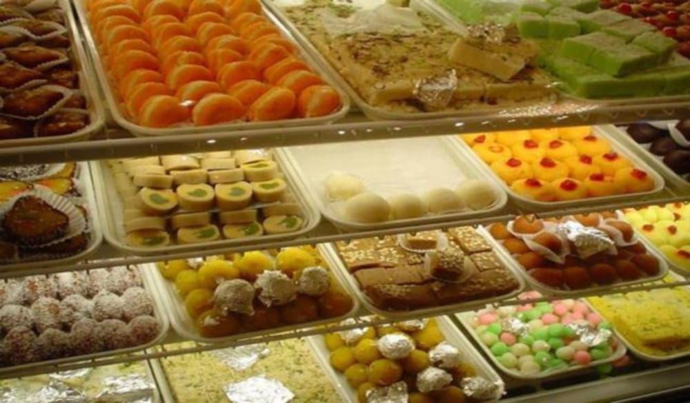 FSO namrita pandey filed case against director of kanchan sweets in lucknow