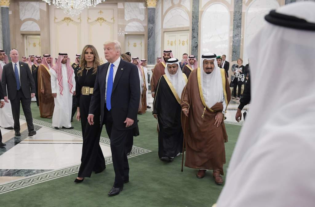 Melania Trump arrives in Saudi Arabia without headscarf