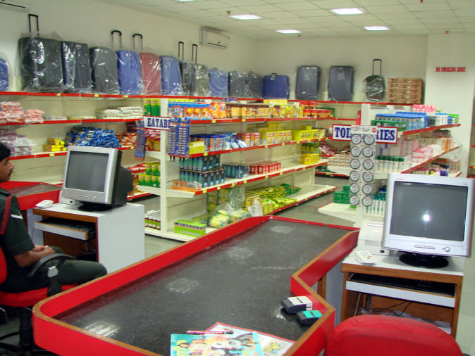 सेना कैंटीन से सामान लेने वालों के लिए बड़ी खबर, बदला गया कैंटीन में