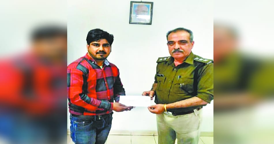 police station incharge charged with beating auto owner