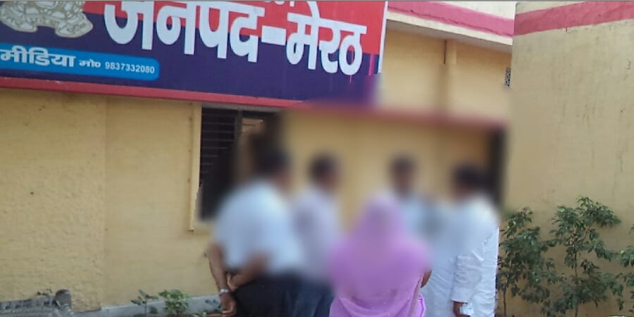 Seeing the woman alone at home, Retire CO did wrong, mujahideen insisted on reaching police station