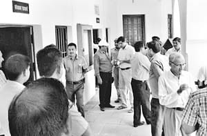 282 rooms vacant in three hostels