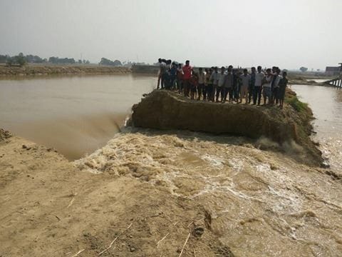  Bhadrai crossroads submerged from canal cutting