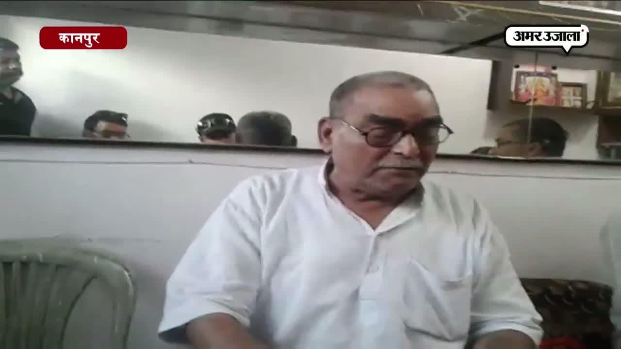 कानपुर बदमाशों ने लूटे 3 लाख