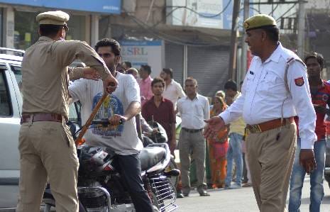 Lieutenant supporter ahead of chief minister's convoy