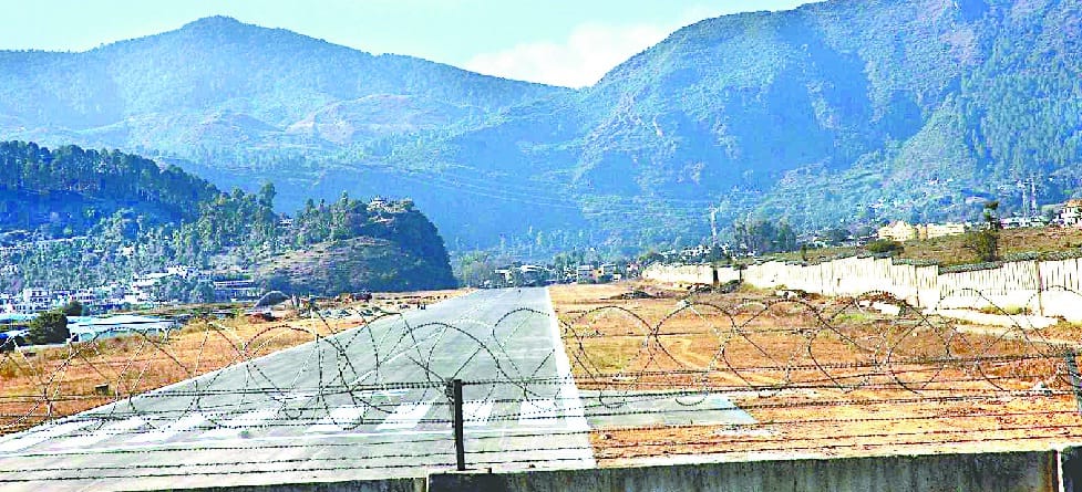 indian air force will land his plane in border area 