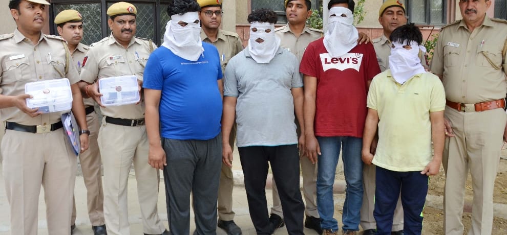 delhi police arrested four member of namaste gang