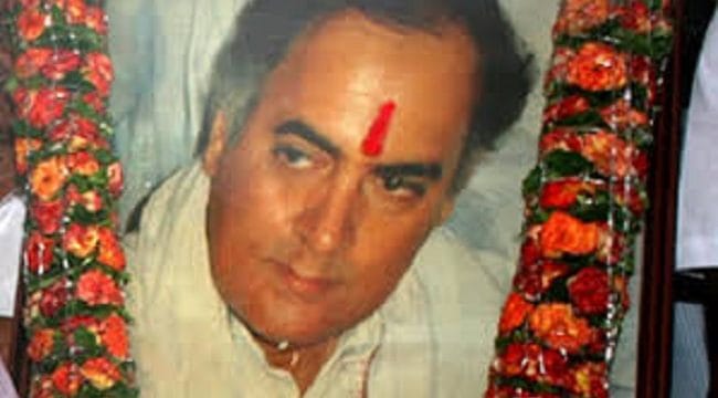 women congress workers did bad job in the occation of rajeev gandhi death anniversary