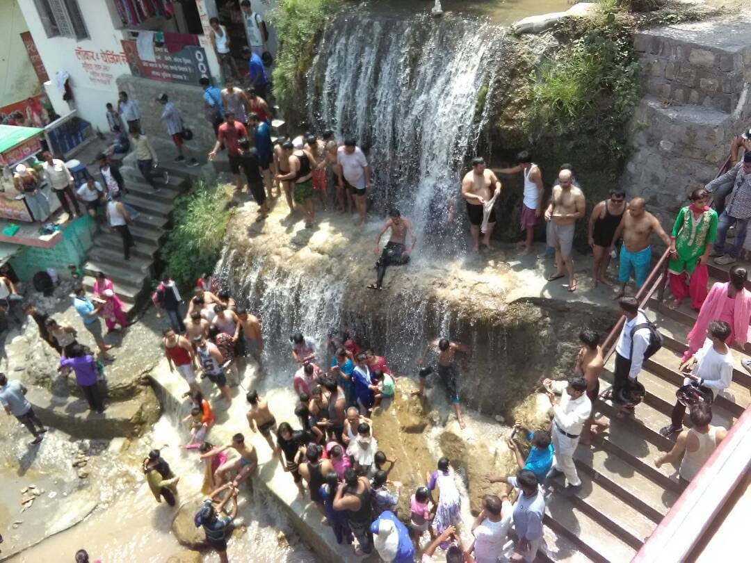 tourist rush in sahasradhara
