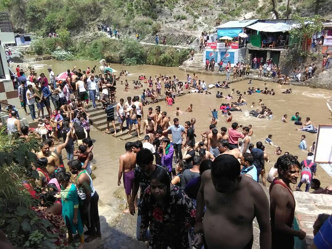 tourist rush in sahasradhara