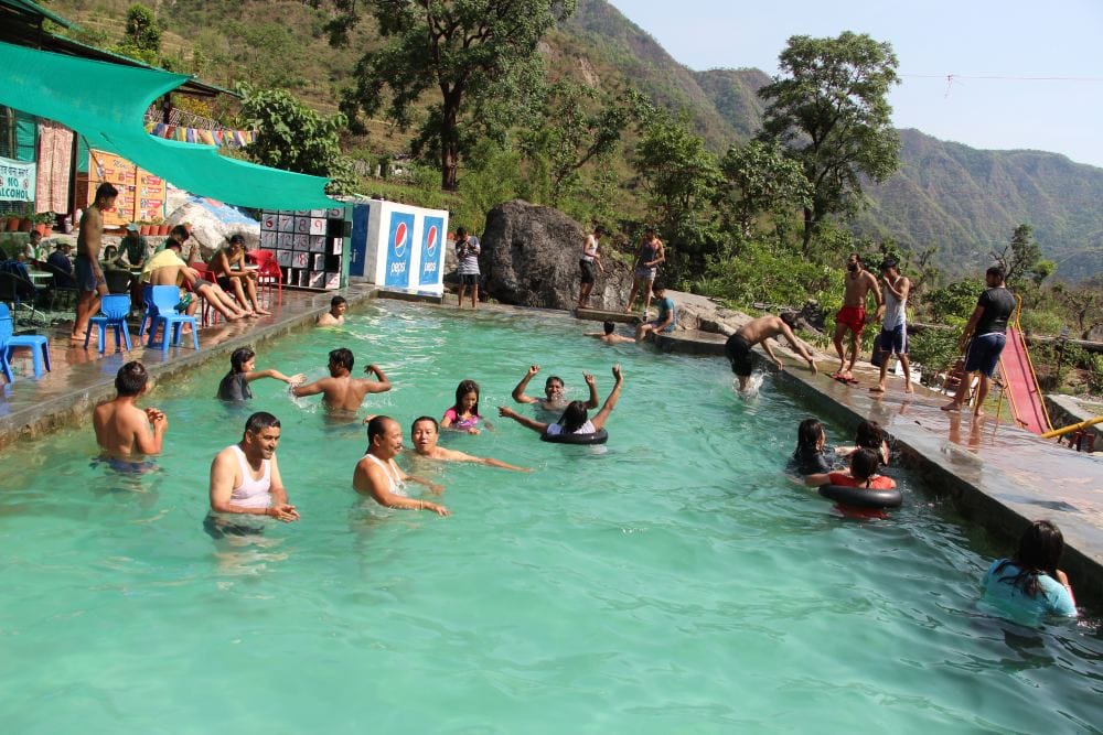 tourist rush in sahasradhara