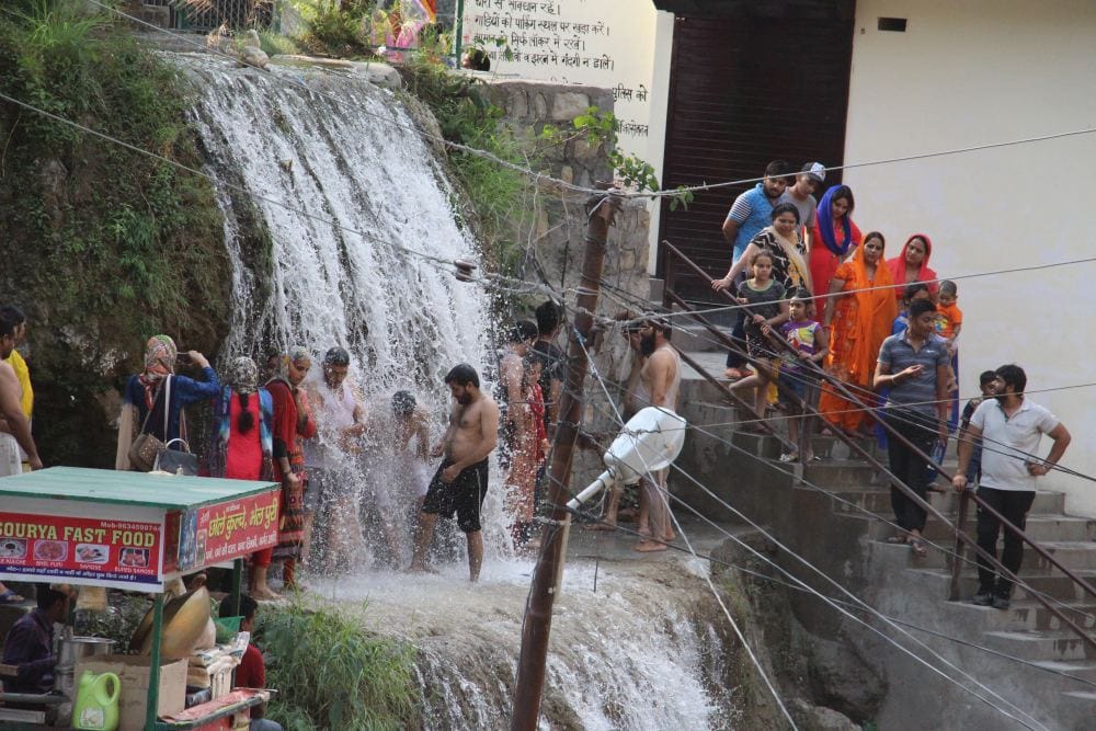 tourist rush in sahasradhara