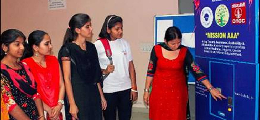 now free sanitary napkin machiens will povide to girls in school by kerala government