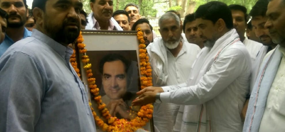  rajeev gandhi martyred day, people takes oaths for anti terrorism