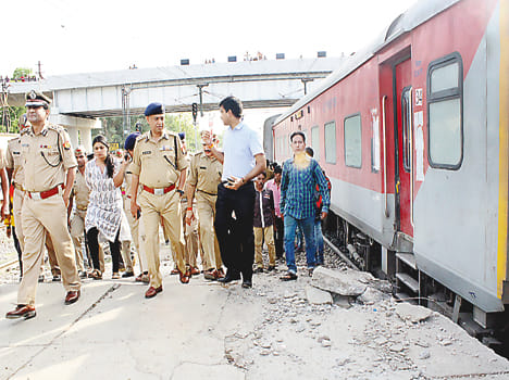11 cans of Lokmanya Tilak derailed in Unnao