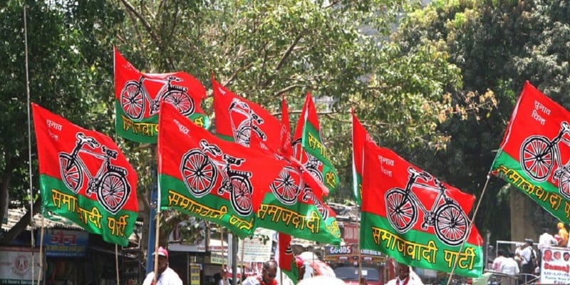 सपा के आगे अपने गढ़ को बचाने की होगी चुनौती