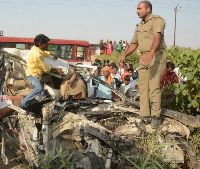 Three people died of a family in accident