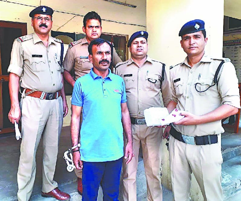  Naeim arrested with one and a half kg of  Charas 