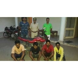 truck driver, crime, police, charkhidadri,cash,gun