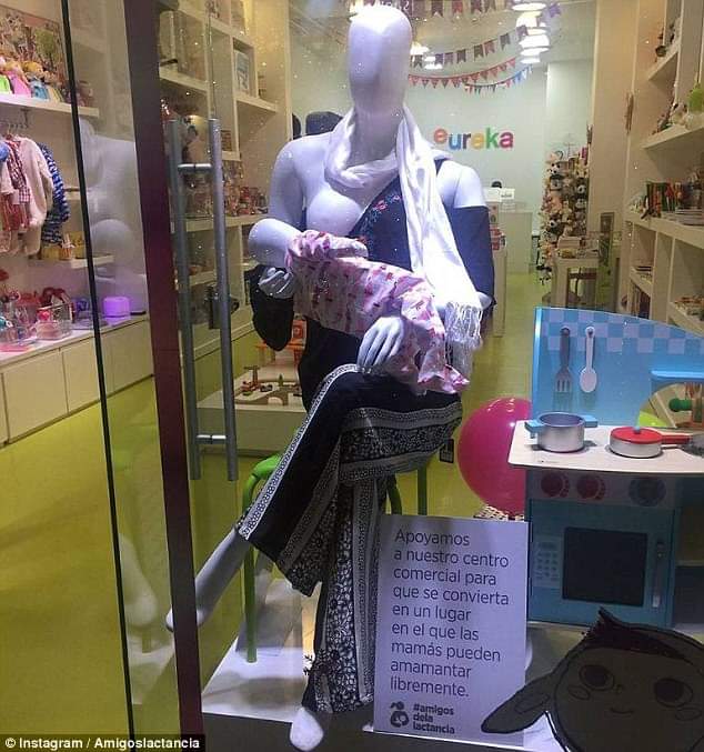 Colombia mall installs breastfeeding MANNEQUINS 