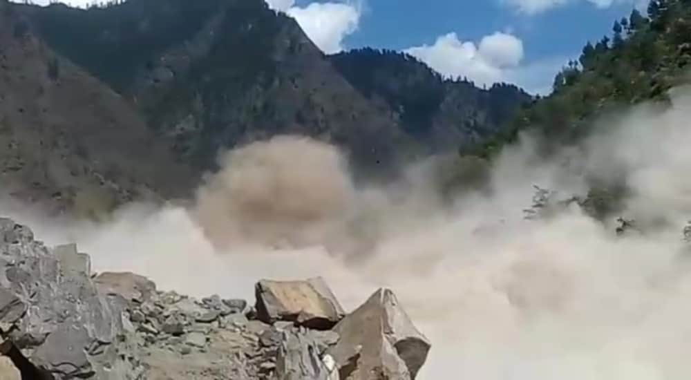 exclusive pics of landslide in hathi parvat in badrinath highway