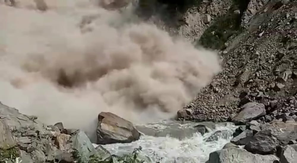 exclusive pics of landslide in hathi parvat in badrinath highway