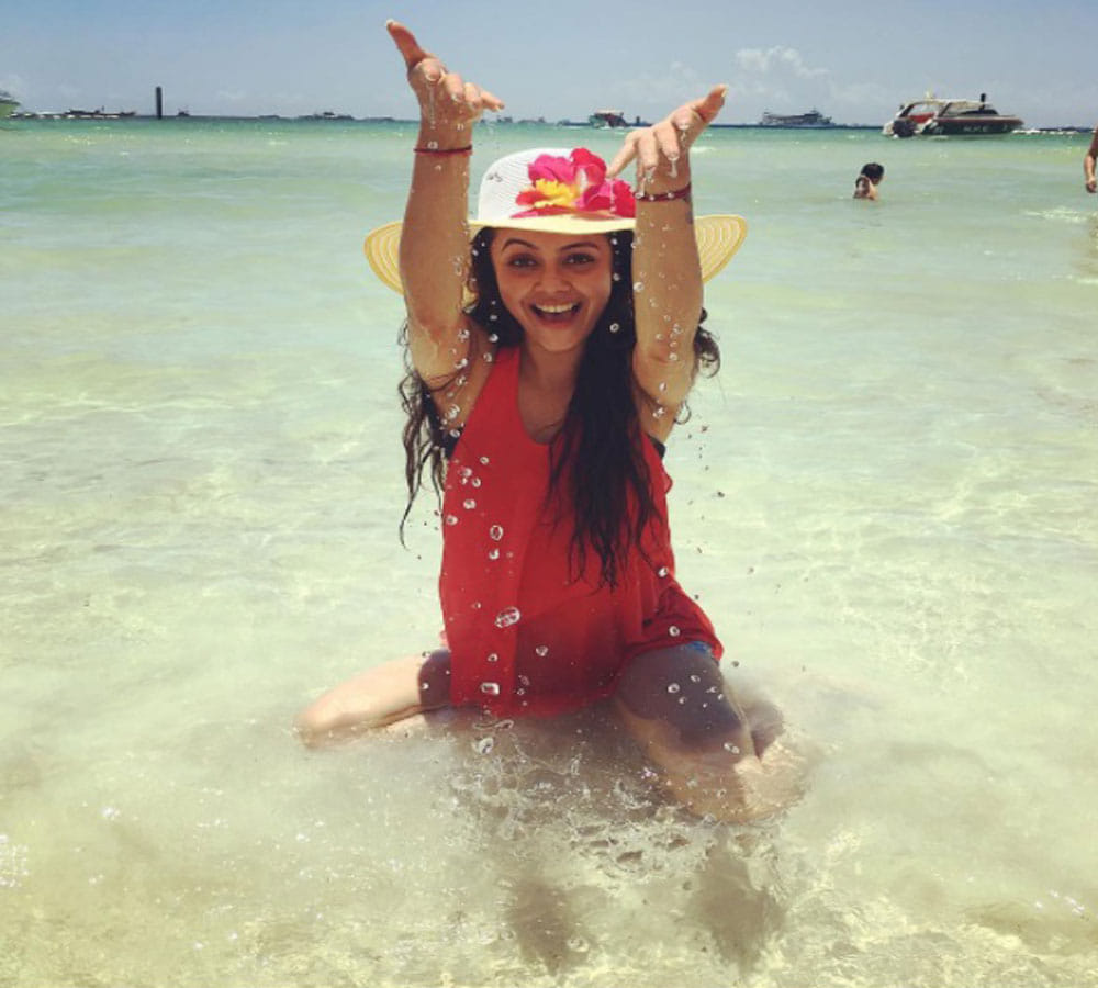 Devoleena Bhattacharjee Grandmother Gopi of 'Saath Nibhaana Saathiya' hot avatar, gopi bahu