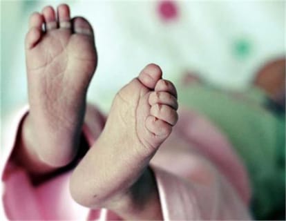 nurses beat a woman after her child dead in hospital