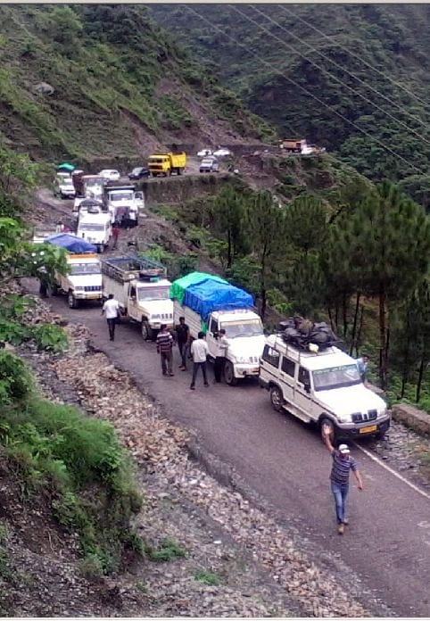 traffic jam  in chardham yatra route 