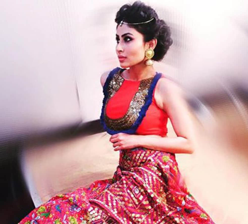 mouni roy shared photos and tell everyone that who is real light of her life