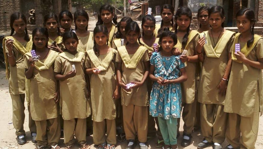 24 schoolgirls worried by vomiting
