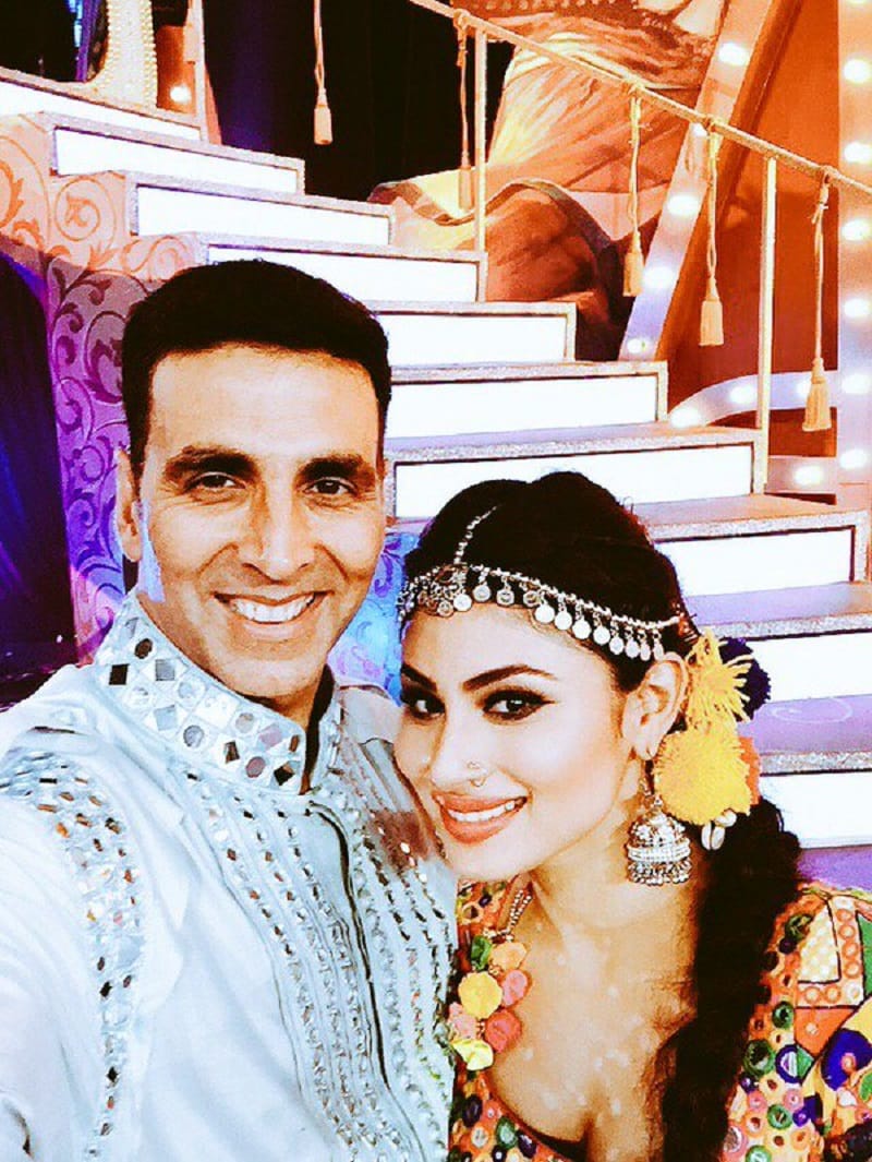 mouni roy of naagin will make her bollywood debut with akshay kumar instead of salman khan