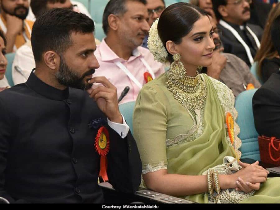 sonam kapoor decide to get marry with boyfriend anand ahuja after anushka sharma wedding