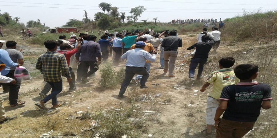 वसूली को गई संग्रह अमीनों की टीम पर हमला