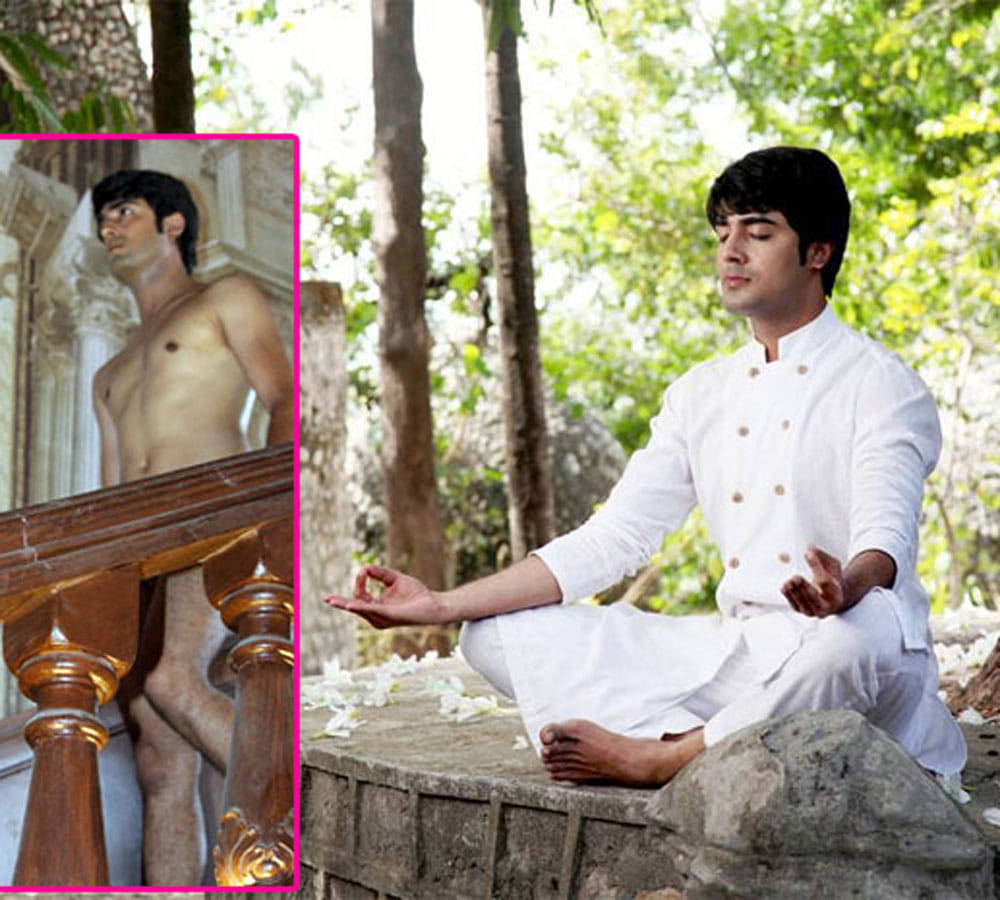 Akshay Mhatre goes naked for rajshri production Piya Albelaa promo out